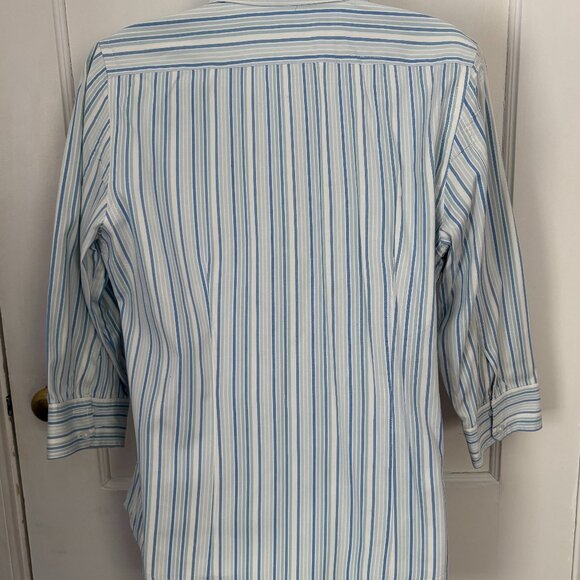 Gap, Shades of Blue & White Striped Button Down Cotton & Lycra Shirt, Size S - Picture 5 of 5